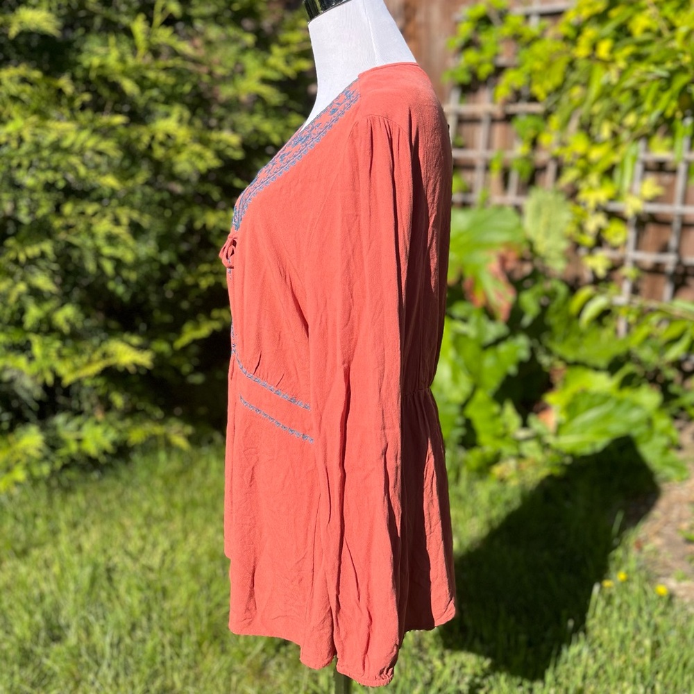 TORRID Babydoll Rayon Crepe Embroidered Lace-Up Top Sz 0 Large Airy Boho Comfy - Picture 3 of 11
